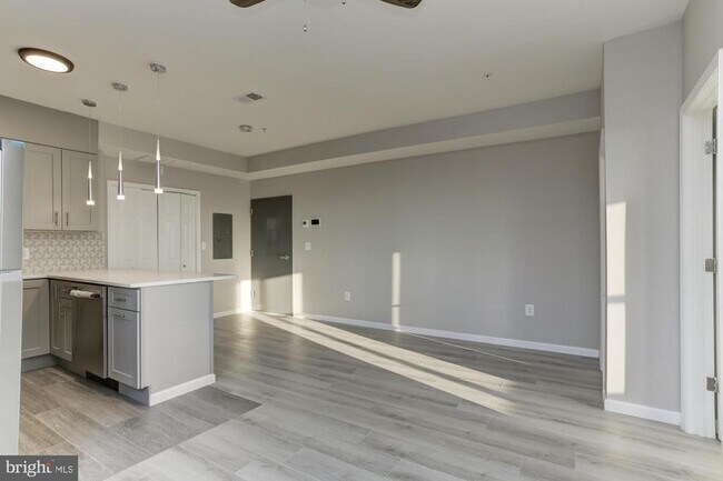 Building Photo - 400 N Highland Ave