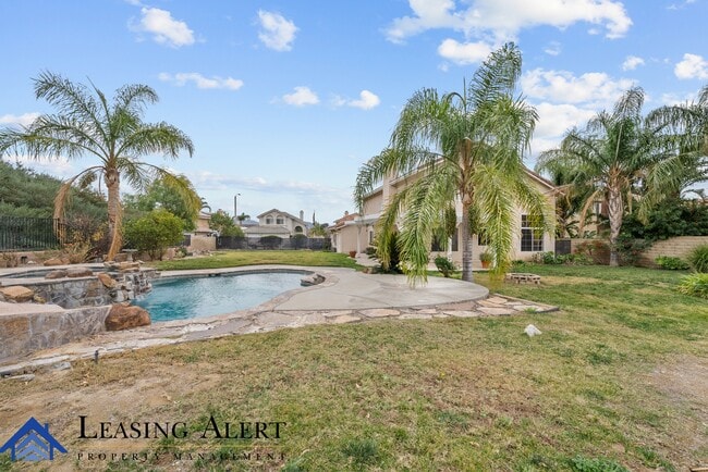 Building Photo - 28475 Nicholas Cir