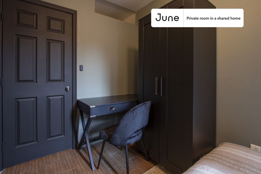 Building Photo - Room in Shared 3 bed/1 bath home