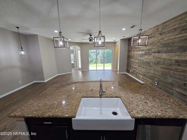 Building Photo - 204 Balvenie Dr