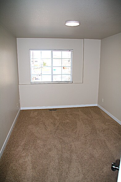 Building Photo - 2651 Sunstone Dr