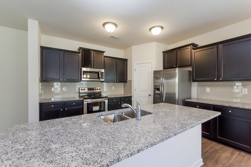 Building Photo - 4425 Drifter Dr