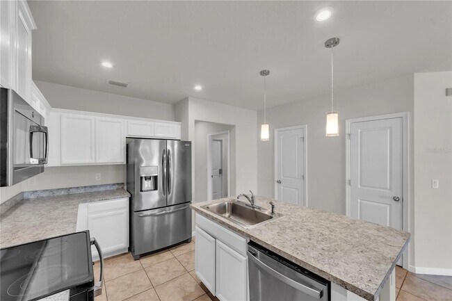 Building Photo - 18276 Turning Leaf Cir