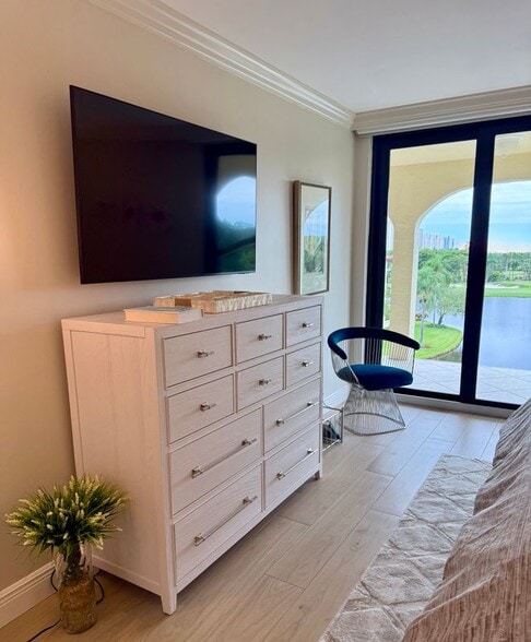 Building Photo - 6020 Pelican Bay Blvd