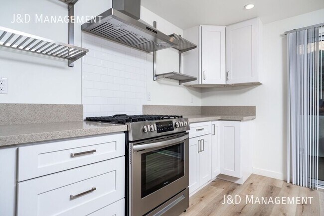 Building Photo - 3333 Reynard Way