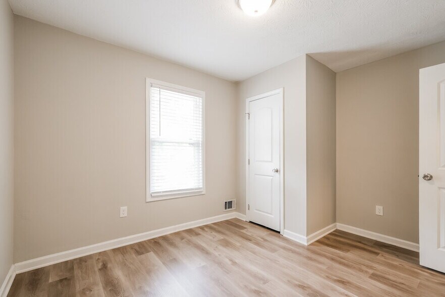Building Photo - 1658 Eric Cir