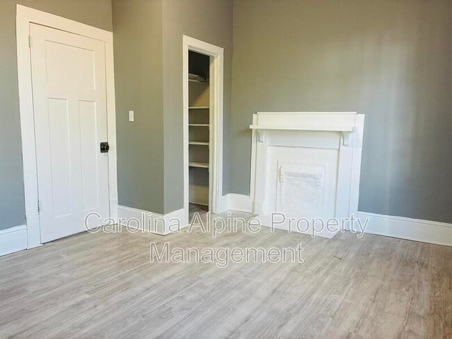 Building Photo - 910 Walnut St