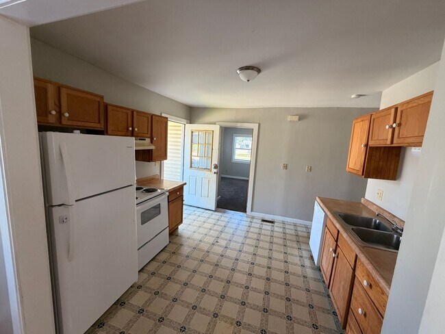 Building Photo - 2020 N Glenwood Ave