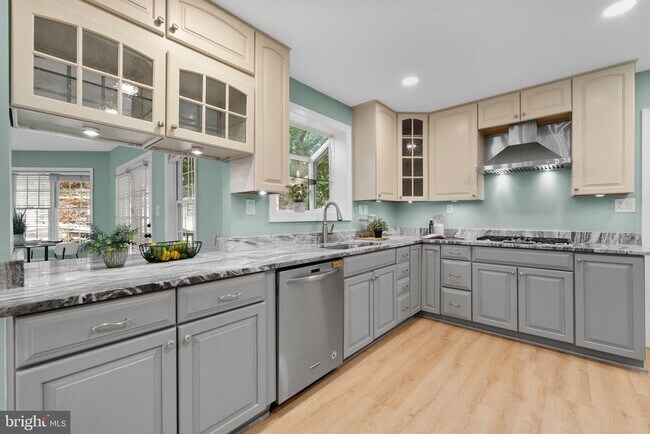 Building Photo - 10429 Headly Ct