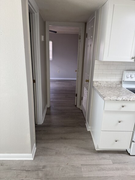 Building Photo - 1702 Recker Hwy