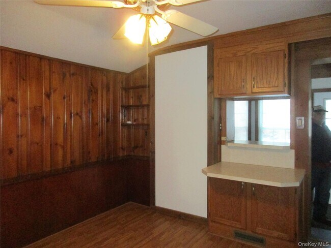 Building Photo - 44 Academy Ave