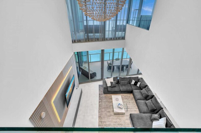 Building Photo - 17121 Collins Ave