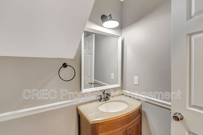 Building Photo - 304 Deep River Rd