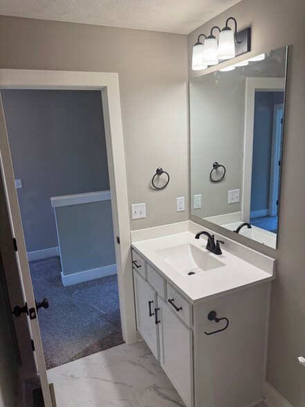 Building Photo - 8945 High St