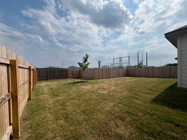 Building Photo - Beautiful 4/2.5 home in Hannah Heights