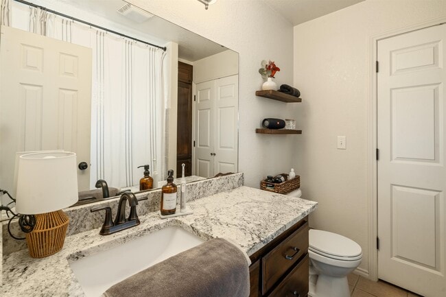 Building Photo - 208 Ramon Cardenas Dr