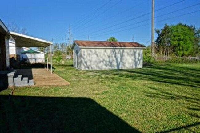 Building Photo - 2903 Bayless Dr SW