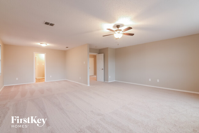 Building Photo - 634 Silvertop Rd