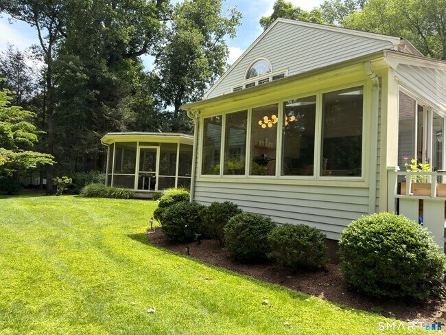 Building Photo - 15 Timber Ln