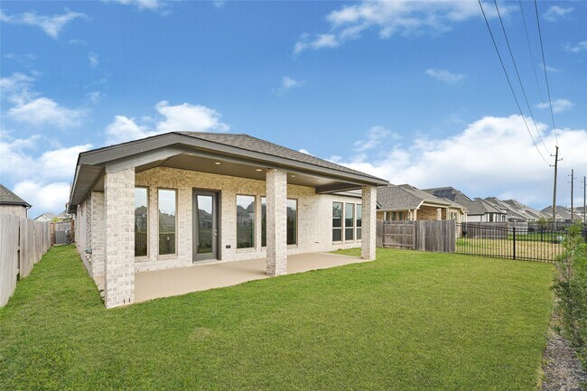 Building Photo - 24831 Hibiscus Gdn Wy