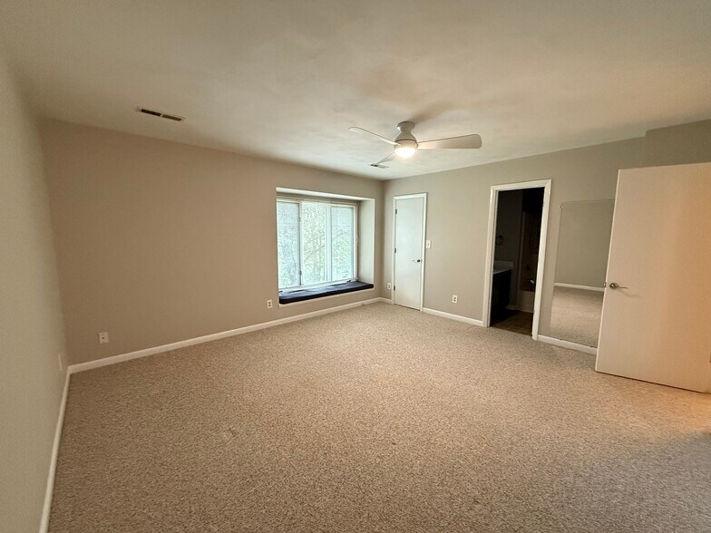 Building Photo - 3426 Londonderry Ct