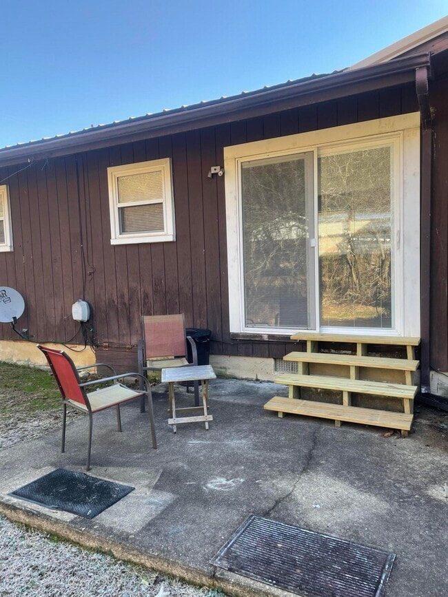 Building Photo - 4759 Tessie Ln