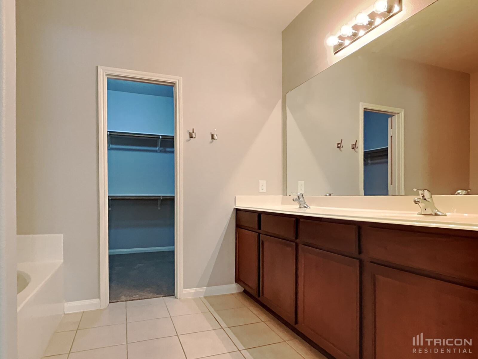 Building Photo - 30906 Sweetwater Cir