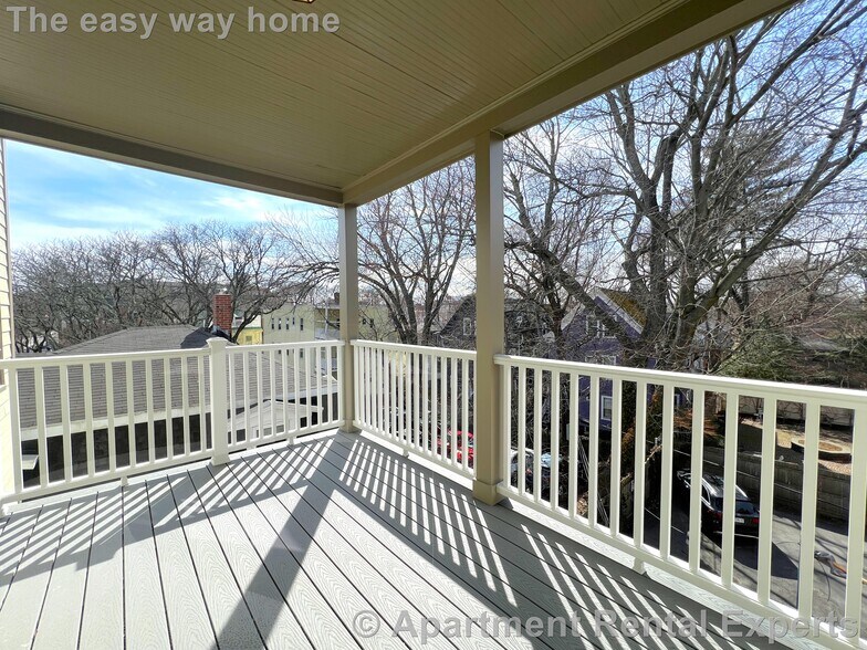 Building Photo - 107 Oxford St