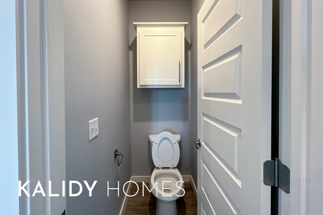 Building Photo - 213 Olde Ml Ct