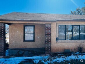 Building Photo - E 9th Duplex 1
