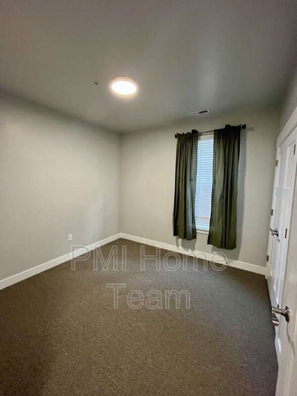 Building Photo - 14474 S Renner Ln
