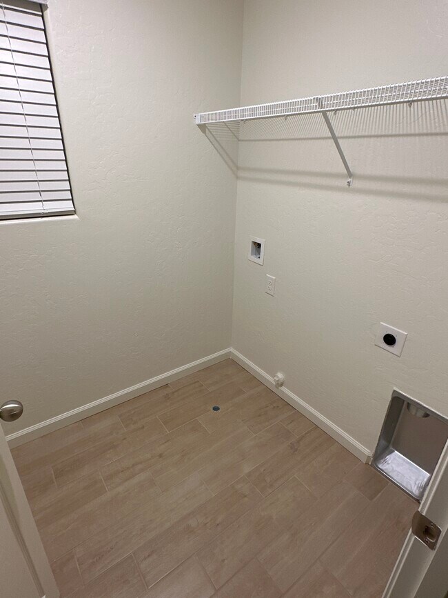 Building Photo - 6404 E Malbec Dr