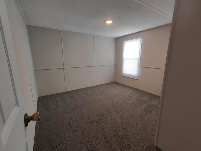 Building Photo - 217 E Tower Ln