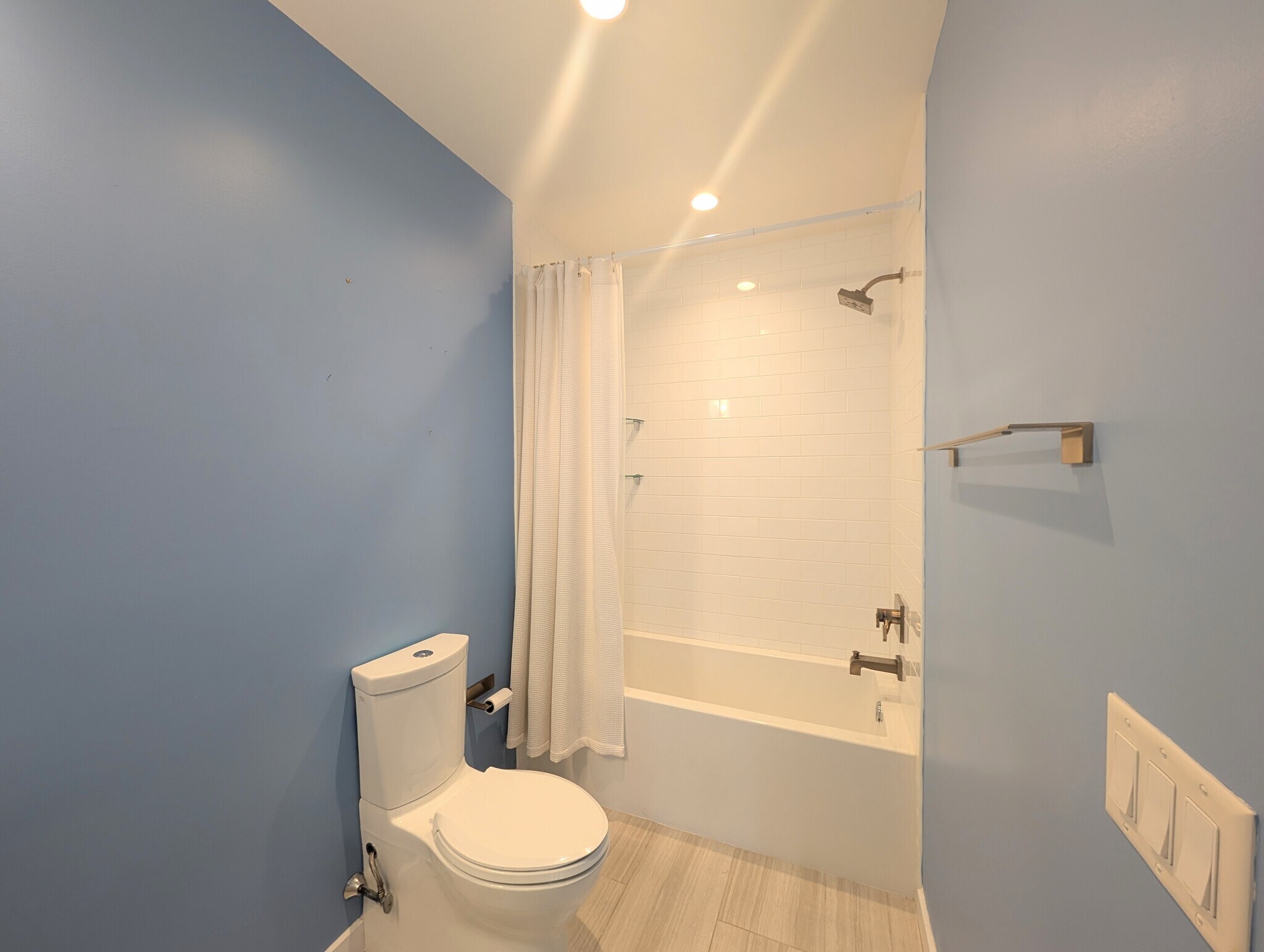 Building Photo - 1500 N American St