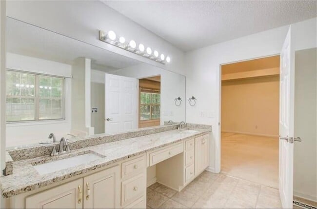 Building Photo - 3029 Clove Tree Ln