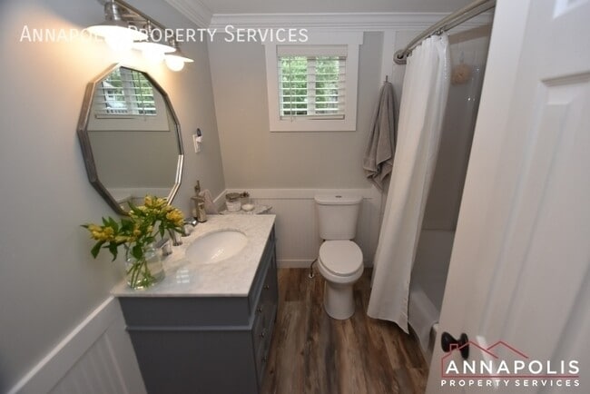 Building Photo - 16 Elm Rd