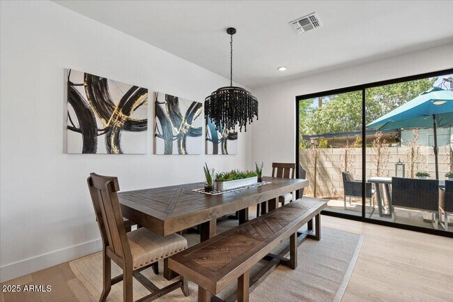 Building Photo - 220 W Monterosa St