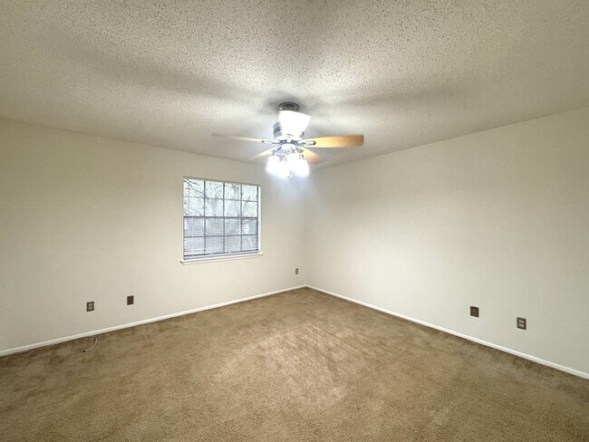 Building Photo - 4589 Lighthouse Cir