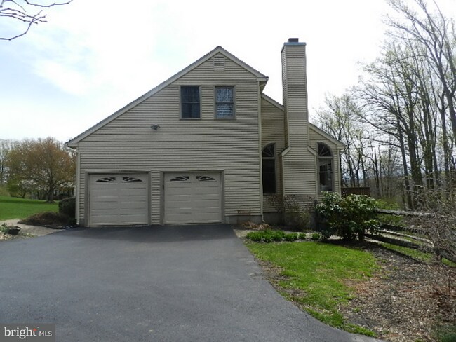 Building Photo - 15 Highgate Ln