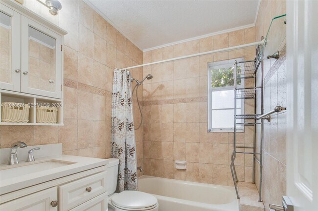 Building Photo - 1632 NW 6th Ave