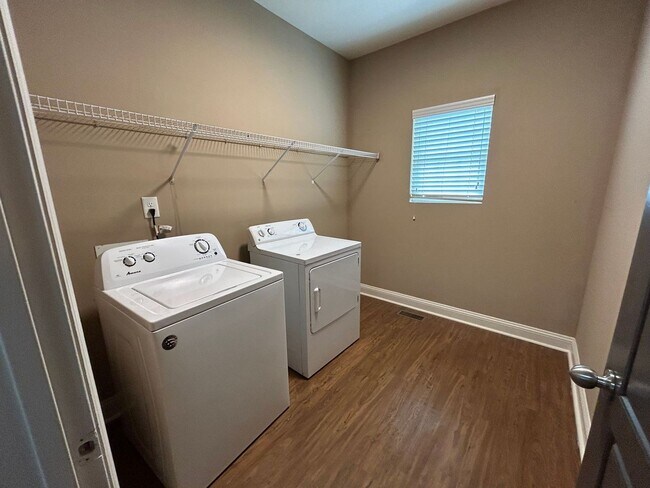 Building Photo - 223 Madison Heights