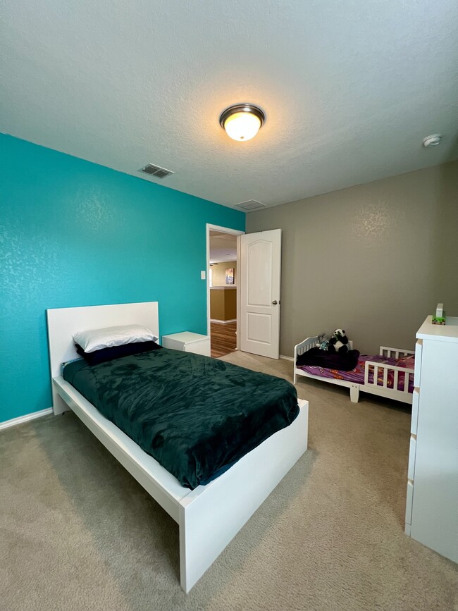 Building Photo - 7623 Eagle Park Dr