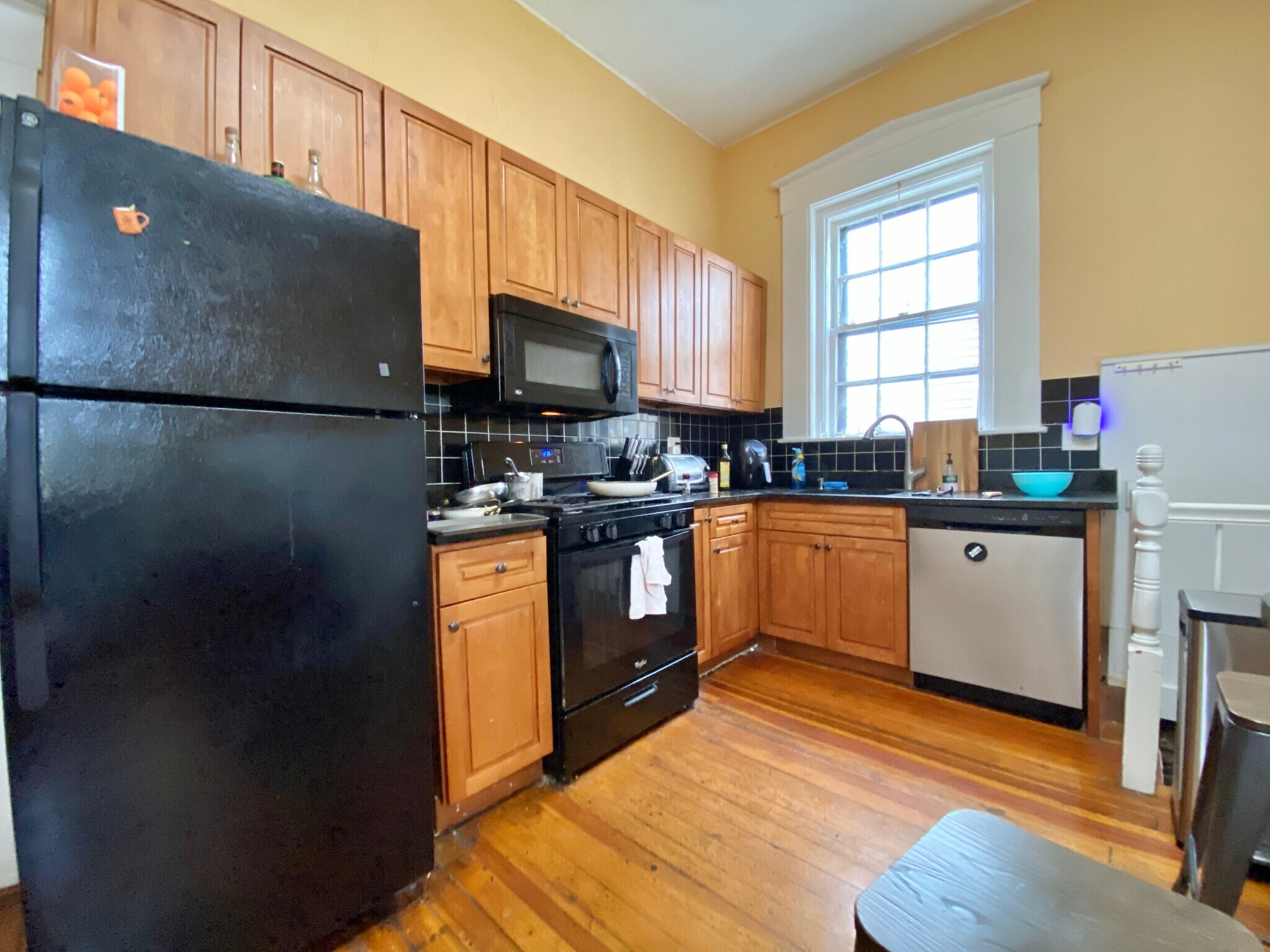 Building Photo - 139 Hillside St