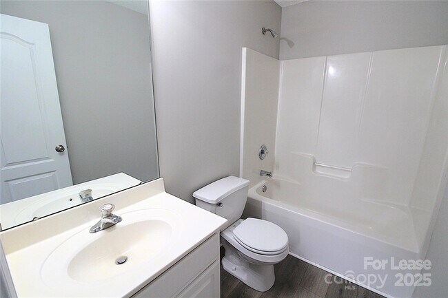 Building Photo - 409 Peachtree Rd