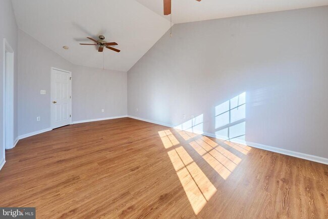 Building Photo - 685 Springhouse Square SE