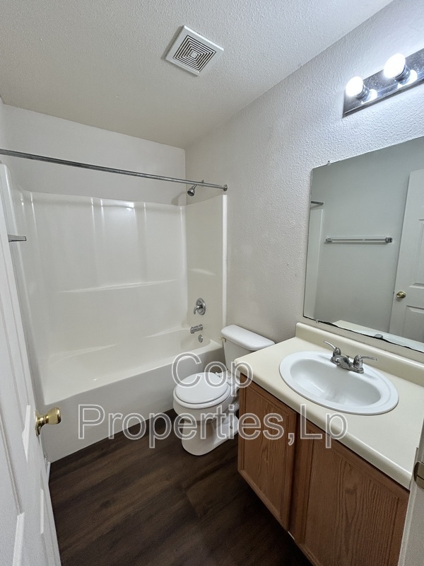 Building Photo - 15416 Kamary Ln