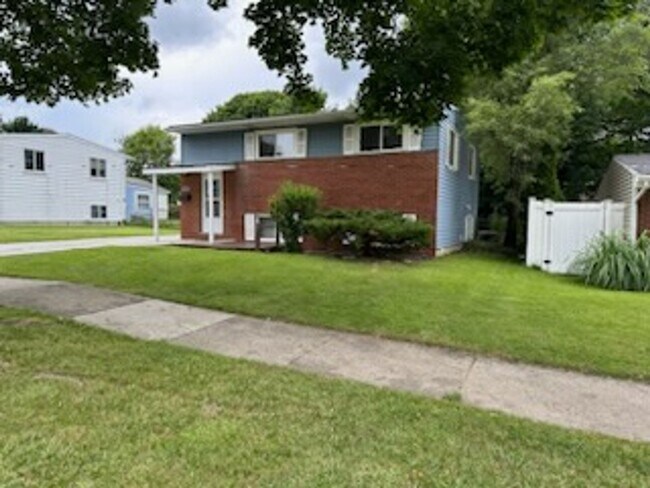 Building Photo - Welcome to our charming home for Rent
