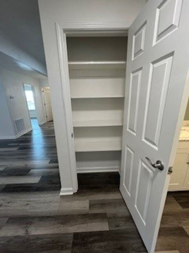 Building Photo - Spring of 2026 ONLY $1300 for Newly Renovated 1 bedroom in a 4 Bedroom Apartment in Downtown Blac...