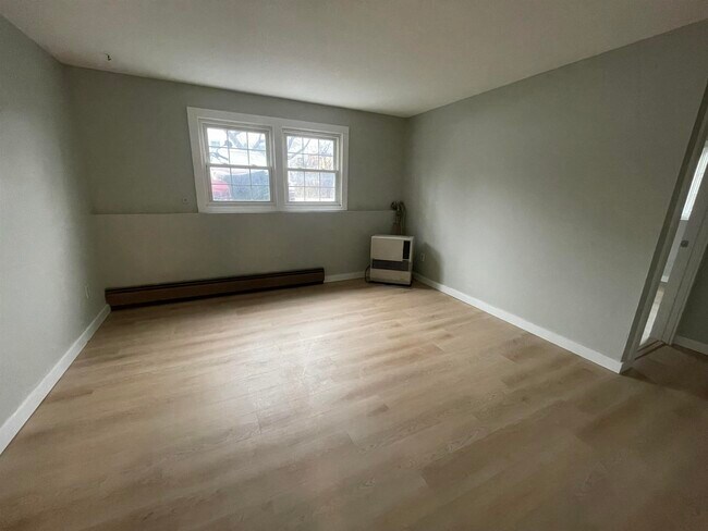 Building Photo - 15 Kingsley Ct