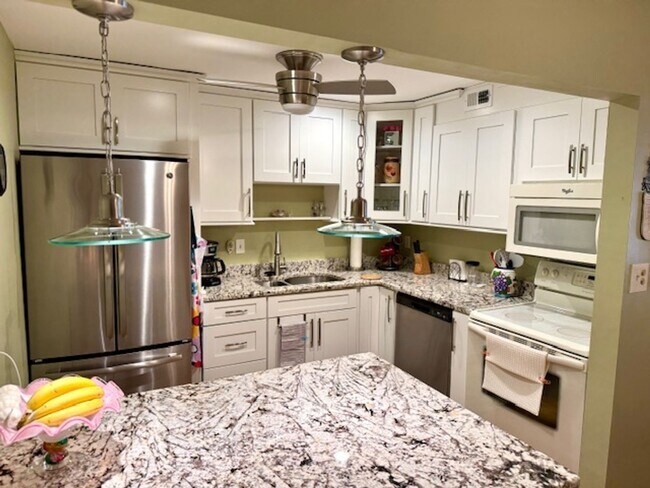 Building Photo - 2BD/2BA, NORTH INDIALANTIC CONDO IN PALM C...